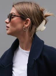 10 Claw Clip Hairstyles for an Easy, It-Girl Updo