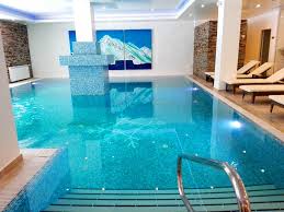 Găsiți opțiunea de plasare oriunde în lume în catalogul nostru. Spaventura Hotel Teleferic Poiana Brasov Mancare Piscina Camere 21 Extravita