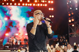 Image result for tbn:ThJbLJ9iWaHS_M::www.amrdiab.net/wallpapers/AmrDiab_Net_Kammel%2520(6).jpg