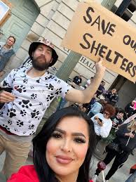 UPDATE: the gates are closed as all the stuff was taken already. I was  lucky to have some very nice visitors here. Can't wait to hear what my  villagers would gossip about