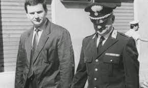 Jun 28, 2021 · il processo è stato rinviato a lunedì prossimo, 5 luglio per l'arringa dell'avvocato francesco romito che difende il colonnello giuseppe de donno. Malgradotutto Blog Nella Lista Falciani Spunta Anche Il Nome Di Giuseppe De Donno L Ex Colonnello Del Ros Dei Carabinieri E Dei Servizi Segreti Che Dopo La Duplice Assoluzione Per Le Vicende