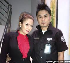 Cinta Penelope Bakal Paksa Kekasih Pakai Baju Pink Di Pernikahan