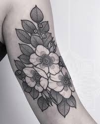 Black And White Daisy Tattoo Sleeve By Herzdame To Submit Your Work Use The Tag Btattooing And Don T Forget To Share Half Sleeve Tattoo Traditional Tattoo Flowers Black And White Flower Tattoo