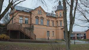The river tinnerbäcken runs through berga. Bibliotek Socialtjanst Och Kontakt Linkoping I Slottet Linkoping Se