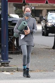 A modern oasis in the heart of downtown vancouver, our state of the art burrard studio is clean, bright, spacious and ready to welcome you. Autumn Reeser Out For A Yoga Class In Vancouver 05 Gotceleb