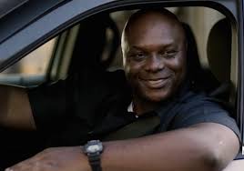 Flaked ile Sahte Hayatlar Üzerine || İnceleme