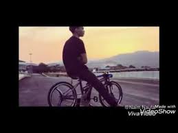 Basikal lajak fly tepi highway 2017 (by pelesitselatanjb) 1:01. Basikal Tentera Fly Jb Youtube