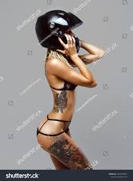 12,900 imágenes, fotos de stock, objetos en 3D y vectores sobre Mujer  desnuda tatuaje | Shutterstock