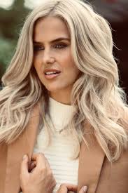 Natalie Constable's Instagram, Twitter & Facebook