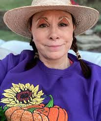 Tammy Rausch's Instagram, Twitter & Facebook