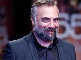 Bölüm olarak yayınlanan 'gençler' dizisinde dikkat çeken isimlerden biri de oktay kaynarca oldu. Oktay Kaynarca Genclik Fotografini Paylasti