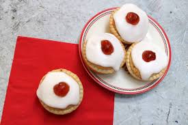 Mary berry shows you how to make a sweet shortcrust pastry, which will form the base of a classic tarte au citron. Mince Pie Bakewell Tarts Recipe What The Redhead Said