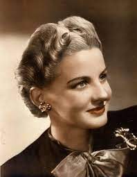 37 Easy 50s Hairstyles For Women That Ll Trend In 2021 Vintage Hairstyles Short Hair Styles Hair Styles