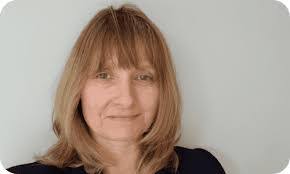 Sara Dunham's Instagram, Twitter & Facebook