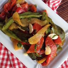 Peperonata Gegrillte Paprika In Ol Und Zitrone Gegrillte Paprika Peperonata Rezept Lebensmittel Essen