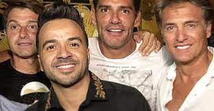 Luis fonsi is the first guest of #conamigosencasa, a program full of energy and good vibes, alongside angelica castro and cristián de la fuente ⁣⁣ great premiere, sunday may 3th ➡ 22:00. Cristian De La Fuente Chilevision