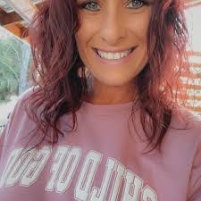 Jaclyn Yarbrough's Instagram, Twitter & Facebook