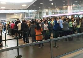 Como chegar ao aeroporto de lis. Controlo Do Sef Continua A Causar Longas Filas A Chegada Ao Aeroporto De Lisboa Servico De Estrangeiros E Fronteiras Publico