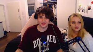 Height / how tall wilbur soot is an english social media star. Wilbur Soot Brief Wiki Merch Is He Single Girlfriend Net Worth Insight