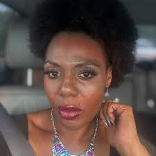 Jami “Queen” Robinson (@jami_themotivatingceo)