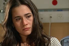 Quem é o pai de Paula em Paraíso Tropical?