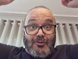 O humorista fernando rocha fez um implante capilar, mas acabou com a cara inchada e vou por cabelo e já venho…, anunciou no instagram. Fernando Rocha Ganhou Mesmo Os 13 794 Numa Aposta Desportiva Dioguinho