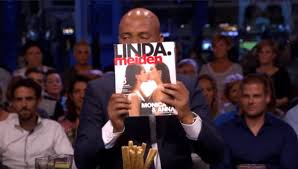 Homo's of lesbiennes zijn zelden tot nooit zoenend op de cover van een groot blad te. Anna En Monica Reageren In Rtl Late Night Op Ophef Zoenshoot Proud Lesbians