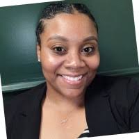 Lynn Bledsoe's Instagram, Twitter & Facebook