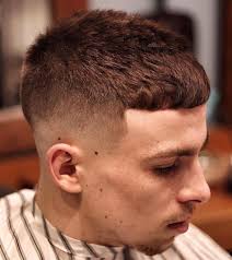 Une coiffure pour homme idéale pour les hommes qui veulent obtenir un look élégant et moderne vous voulez une coiffure pour homme simple et qui convienne parfaitement à votre style de vie ? 175 Best Short Haircuts For Men For 2021 Mens Haircuts Short Mens Hairstyles Short Best Short Haircuts