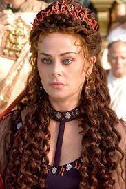 Roman And Curly Square Face Hairstyles Hair Styles Curly Hair Styles