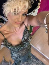 Stacey Squires's Instagram, Twitter & Facebook