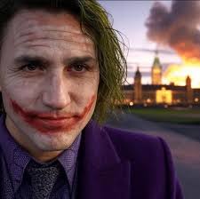 Chris Curtis has accused Roman Kopylov of sending two Russian spies to his  training camp 👀