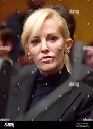 Louise banks hi-res stock photography and images