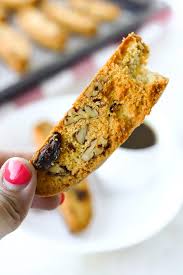 Enjoy a glass with biscotti while with a serrated knife, cut the biscotti into 5mm slices and lay them side by side on the baking tray. Cranberry Pecan Biscotti Easy Homemade Biscotti That Spicy Chick