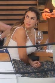 Murió eduardo moreno laparade, sobrino del desaparecido 'cantinflas'. Ninel Conde Out For Lunch With Friends In Miami 04 16 2021 Hawtcelebs