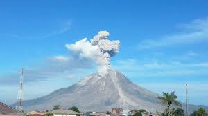 Meletus hari ini gunung sinabung meletus 2020 hari ini gunung sinabung saat ini gunung sinabung terkini sinabung titik api. Info Terkini Gunung Sinabung Sumatra Utara Dan Sejarah Erupsi