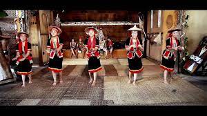 Sarawak pakaian tradisional kaum kaum di malaysia. Kampung Taee Bidayuh Dance Youtube