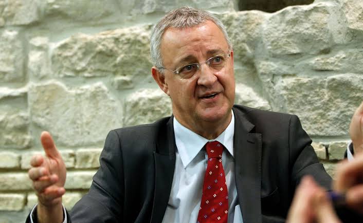 El exministro Jesús Caldera dice que él no recibió regalos y pide  explicaciones a Zapatero por las joyas | El Correo