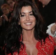 Jenifer : la chanteuse de 42 ans ne porte pas de soutien-gorge et dévoile  une poitr*ne XXL, les photos qui font scandale...😵 Voir le 1er  c🗯️mmentaire⬇️