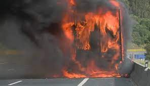 📸 noticias lourdes colón eres tú 😎👍. Circulacao Na A8 Em Loures Feita Por Uma So Via Apos Incendio Em Camiao No Sentido Norte Sul Atualidade Correio Da Manha