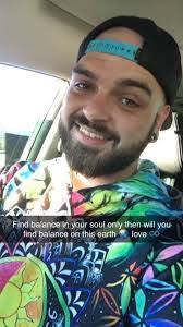 Derick Willis's Instagram, Twitter & Facebook