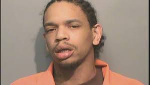 30-year-old Des Moines man reportedly kicks police officers in groin, leg