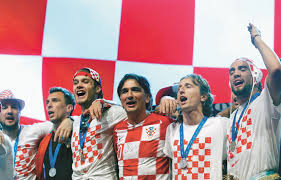 Le championnat du monde d'échecs 2018 s'est déroulé du 9 au 28 novembre 2018 à londres, et opposait le norvégien magnus carlsen, champion du monde en titre à l'américain fabiano caruana. Coupe Du Monde De Soccer Les Vice Champions Rentrent En Croatie Le Devoir