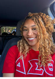 Mya Ellis (@mya_ellis_)