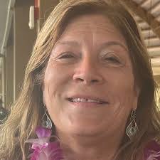 Lori Glennon's Instagram, Twitter & Facebook