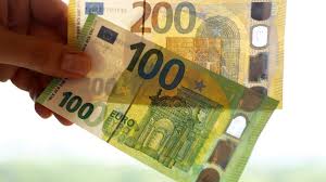 Zum geburtstag habe ich 100 euro bekommen. Bundesbank Erwartet Reibungslose Umstellung Auf Neue Euro Noten