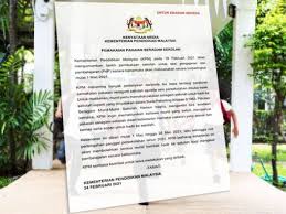 Orang tuany pun memantau dengan siapa bayu bergaul di sekolah maupun. Kpm Benar Murid Pakai Pakaian Biasa Ke Sekolah