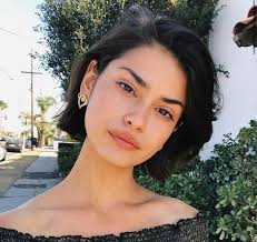 They're truly the best of both worlds: What Are The Best Haircuts And Hairstyles For Long Necks
