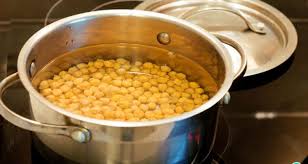 Las legumbres se consideran las hermanas pobres de la cocina, pero lo cierto es que son verdaderos tesoros gastronómicos y, sobre todo, nutricionales. Como Cocer Garbanzos Tiempo De Coccion