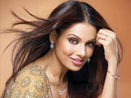 Bollywood Actress Bipasha Basu Hd Wallpaper Wallpapers Hd Actress Wallpaper Bollywood Actress Most Beautiful Bollywood Actress